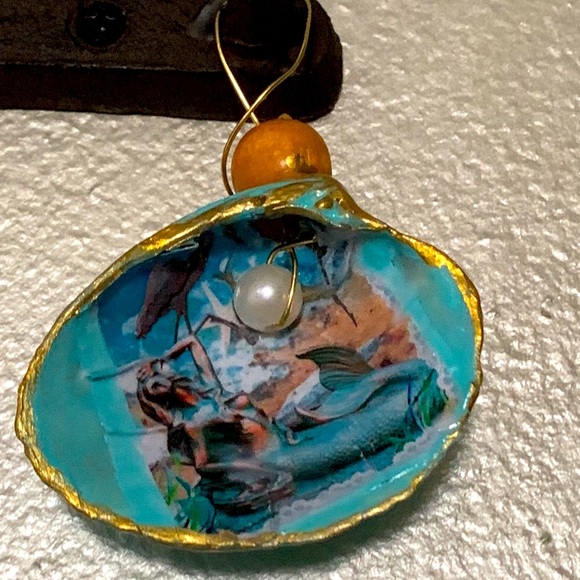 Mermaid Hanging Decoration/ Ornament Hand-painted, Decoupage, & Glazed Seashell - Picture 7 of 7